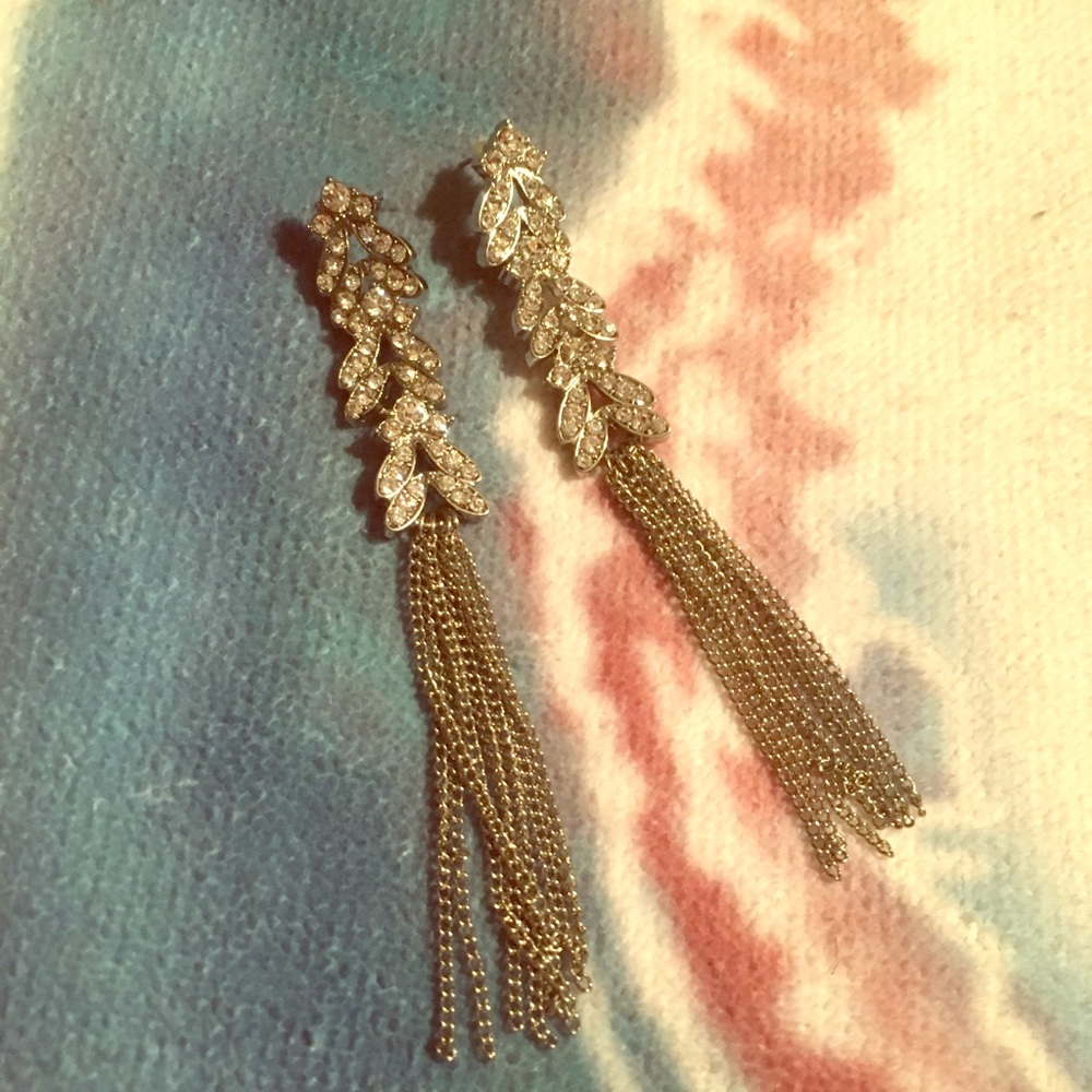🔴3 for $10 Long leafy earrings